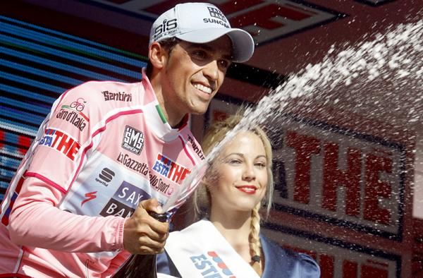 Alberto Contador (Saxo Bank Sungard) opens the champagne