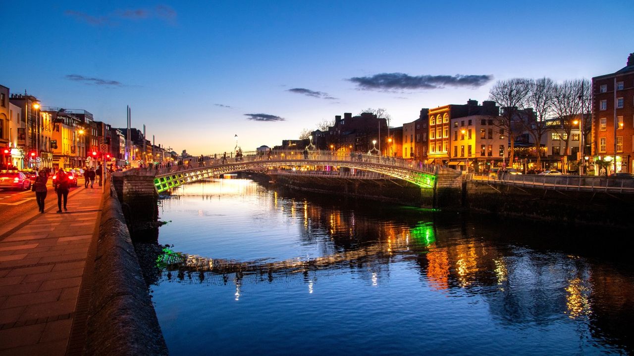 The Ha’penny Bridge over the River Liffey at Temple Bar in Dublin 