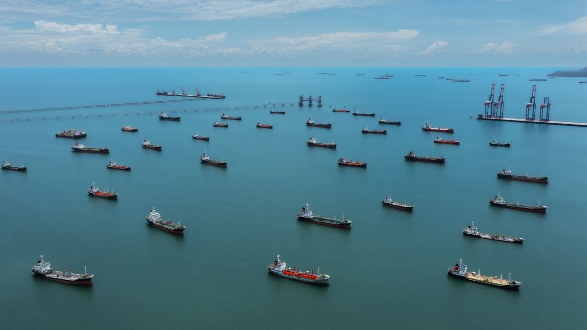 Crypto scam takes advantage of Strait of Hormuz crisis by taking fake payments, leading to two ships being fired upon — two vessels reportedly fell victim and paid fake 'Iranian authorities'