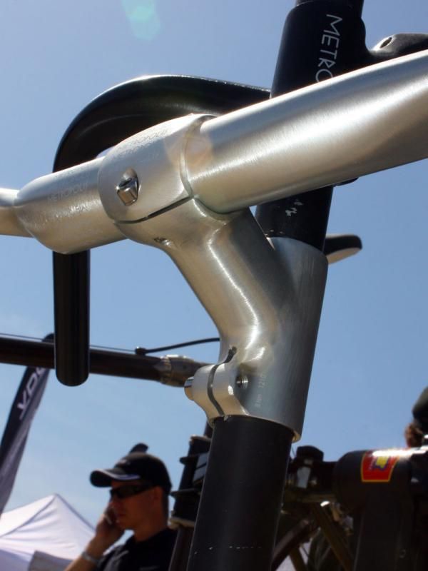 The Metropolis stem incorporates a lot of built-in rise for more comfortable rider positioning.
