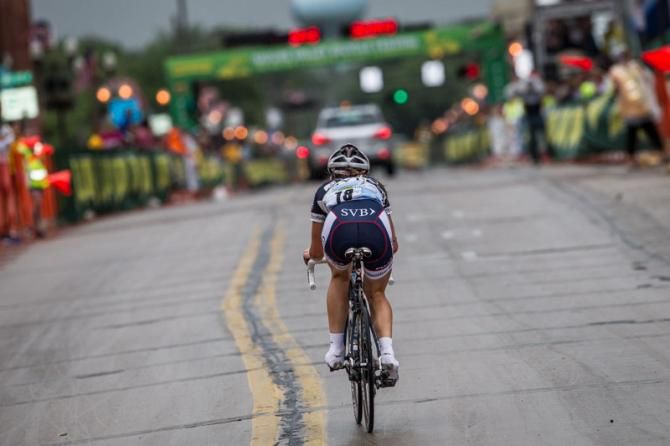 Lauren Stephens (TIBCO) enters the final circuits.