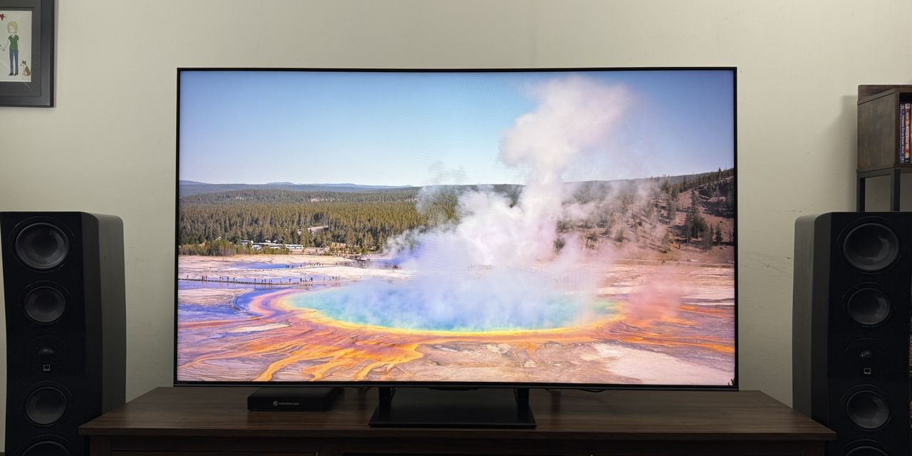 Hisense U75QG showing image of geyser