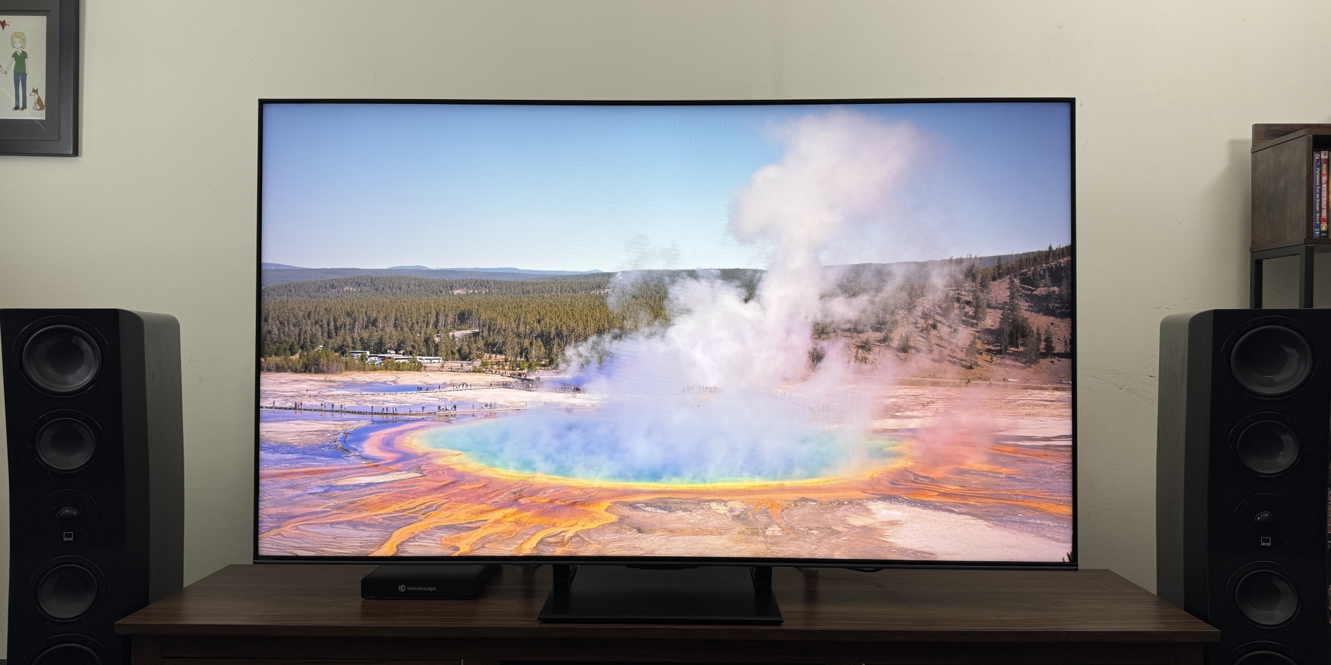 Hisense U75QG showing image of geyser