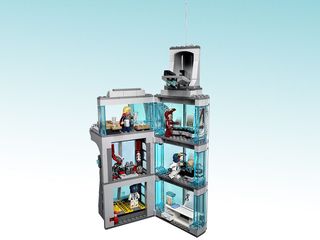 Super Heroes Attack on Avengers Tower 76038 lego model
