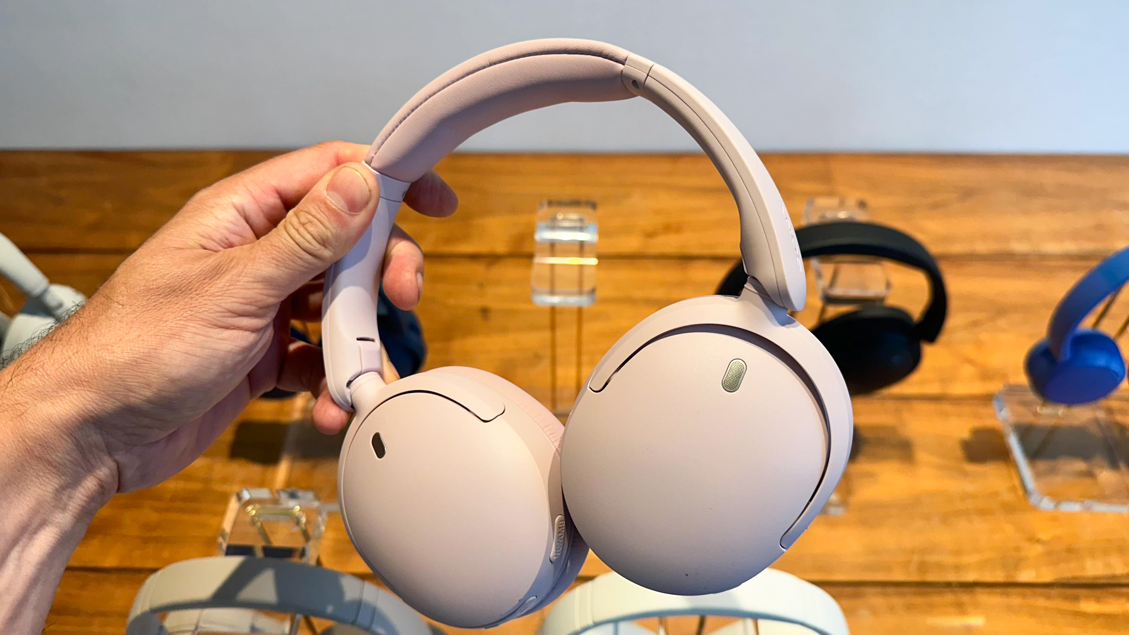 Sony WH-CH730N headphones