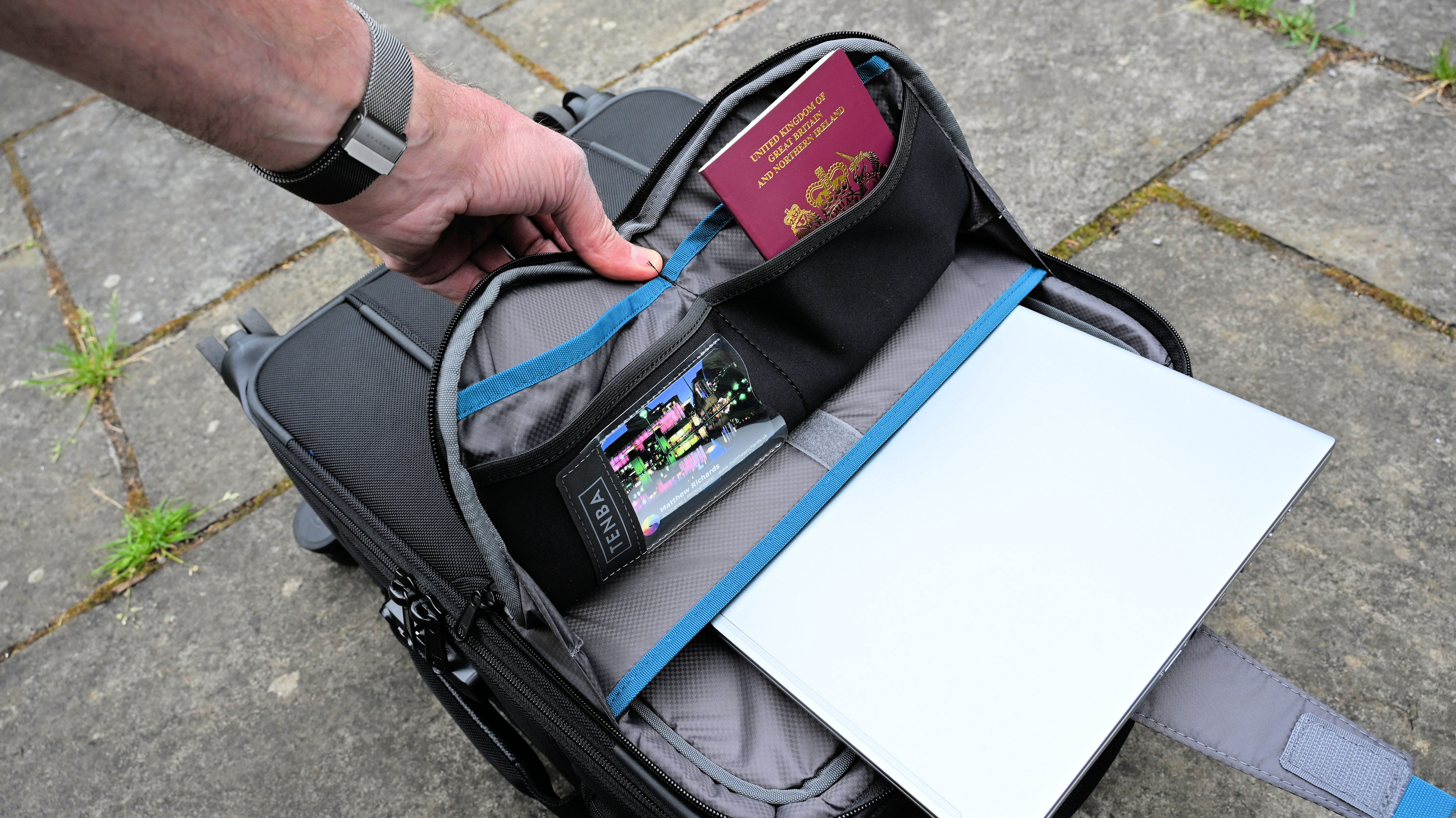 Tenba Roadie v2 Spinner 21 Air Case product image