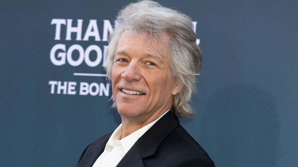 How Jon Bon Jovi's living room is 'sophisticated yet homey' | Homes ...