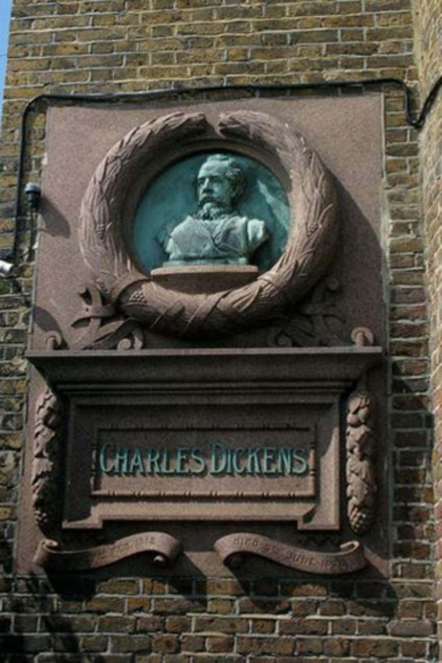 15-things-you-probably-didnt-know-about-charles-dickens-7-1556673666-o5PW-column-width-inline