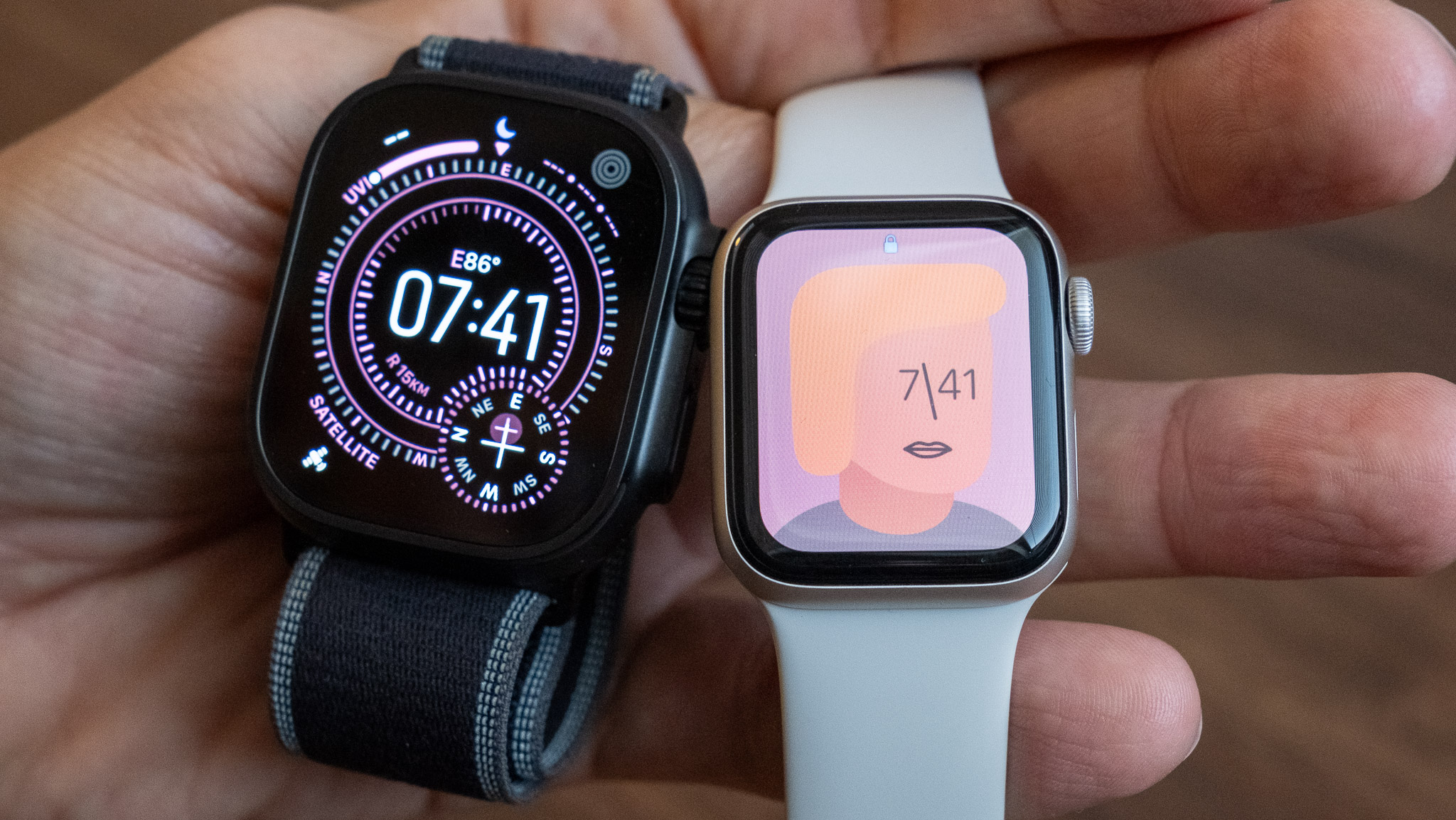 Apple Watch SE 3 in hand