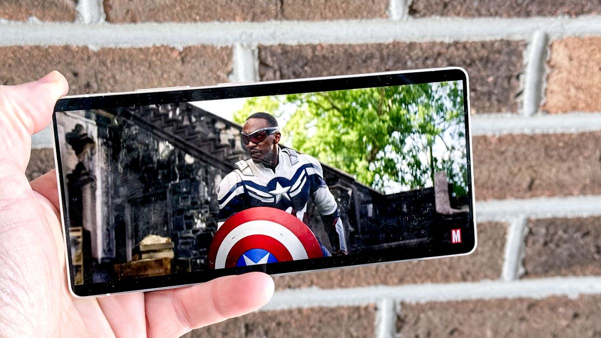 Galaxy S25 Ultra showing the trailer for Captain America Brave New World