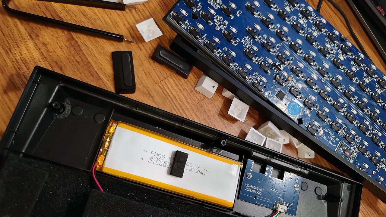 Vissles V84 gaming keyboard on a desk fully taken apart