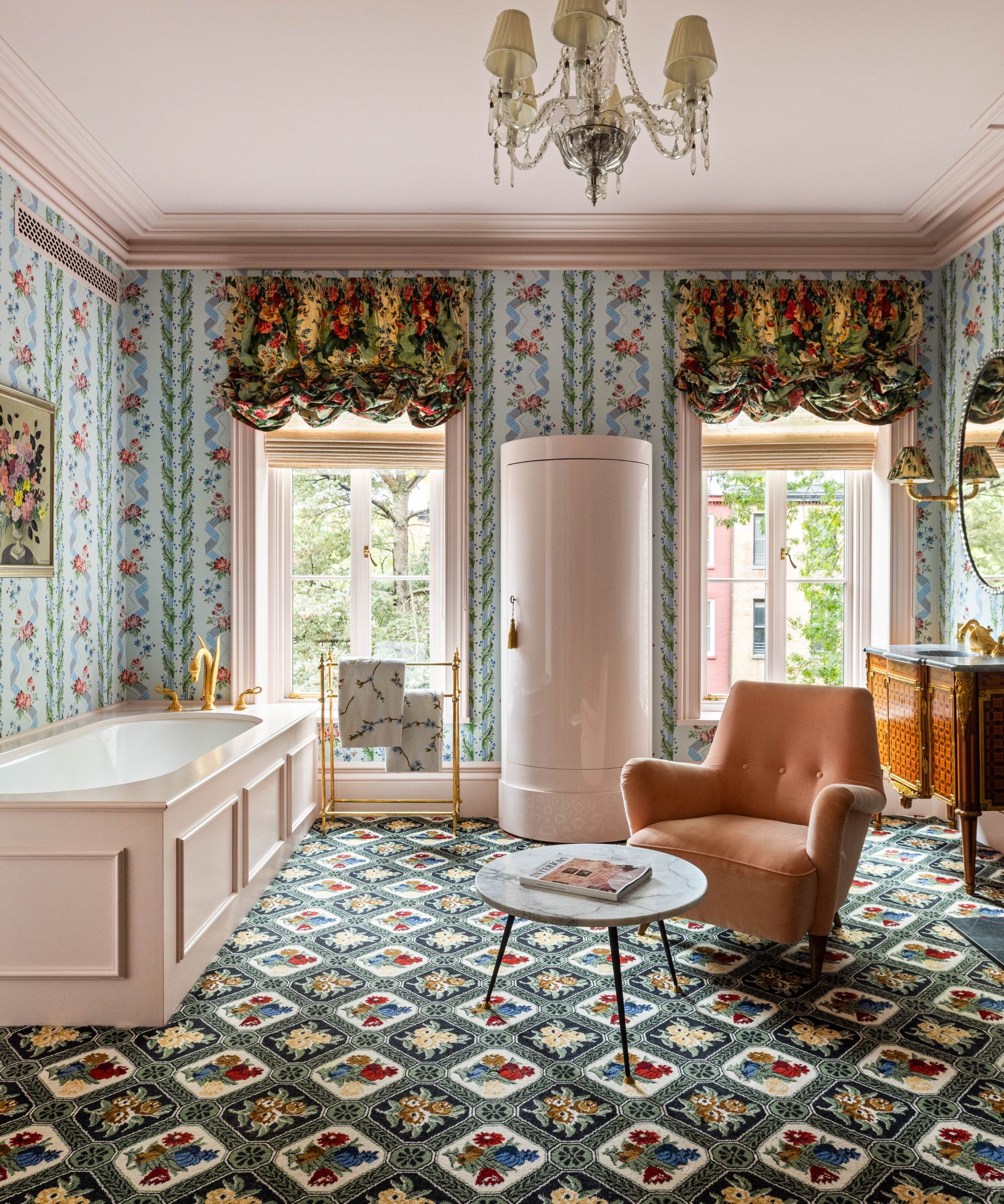 Lily Allen and David Harbour's bathroom