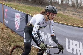 Austin Killips (Nice bikes) spent most of the race battling Hannah Arensman (Ignition P-B Rigd-Leitner) for the third podium spot after the two leaders escaped the rest of the field.