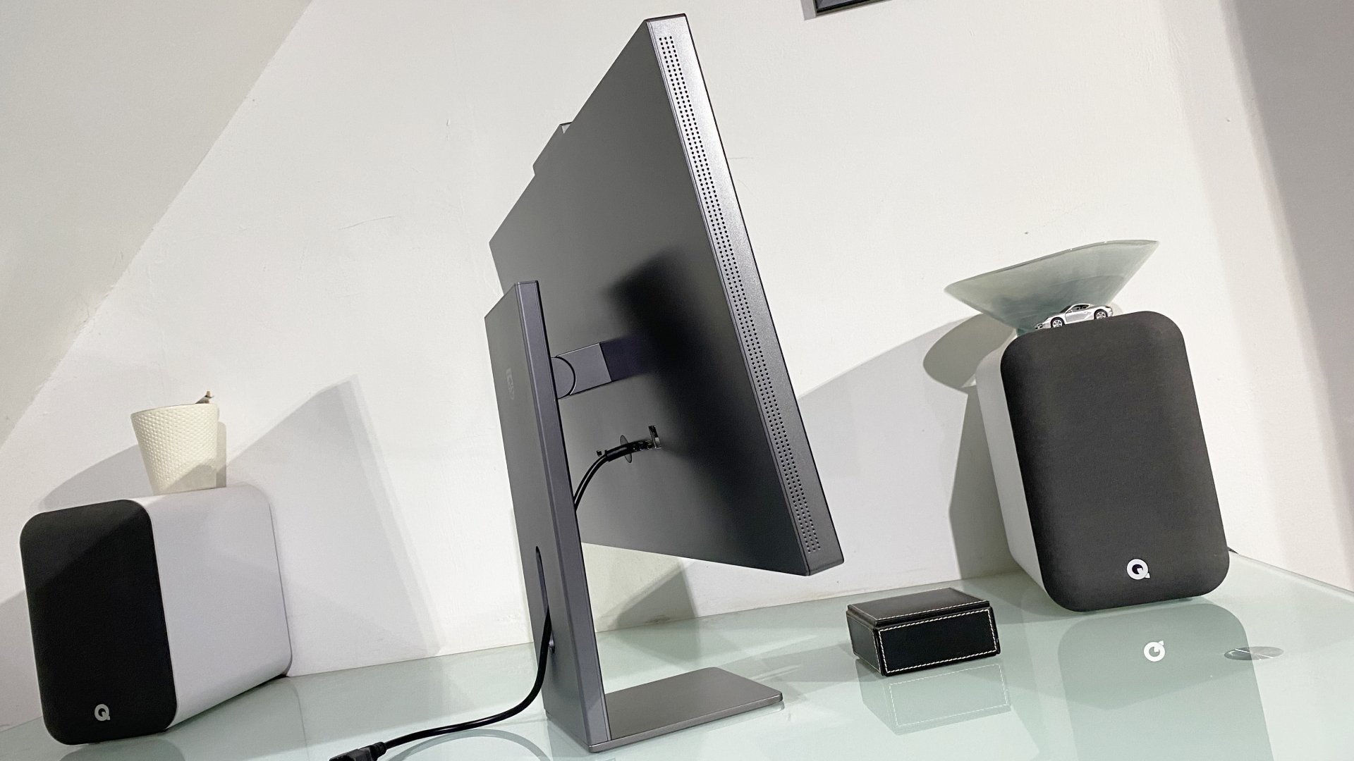 Philips 27E3U7903 during our review