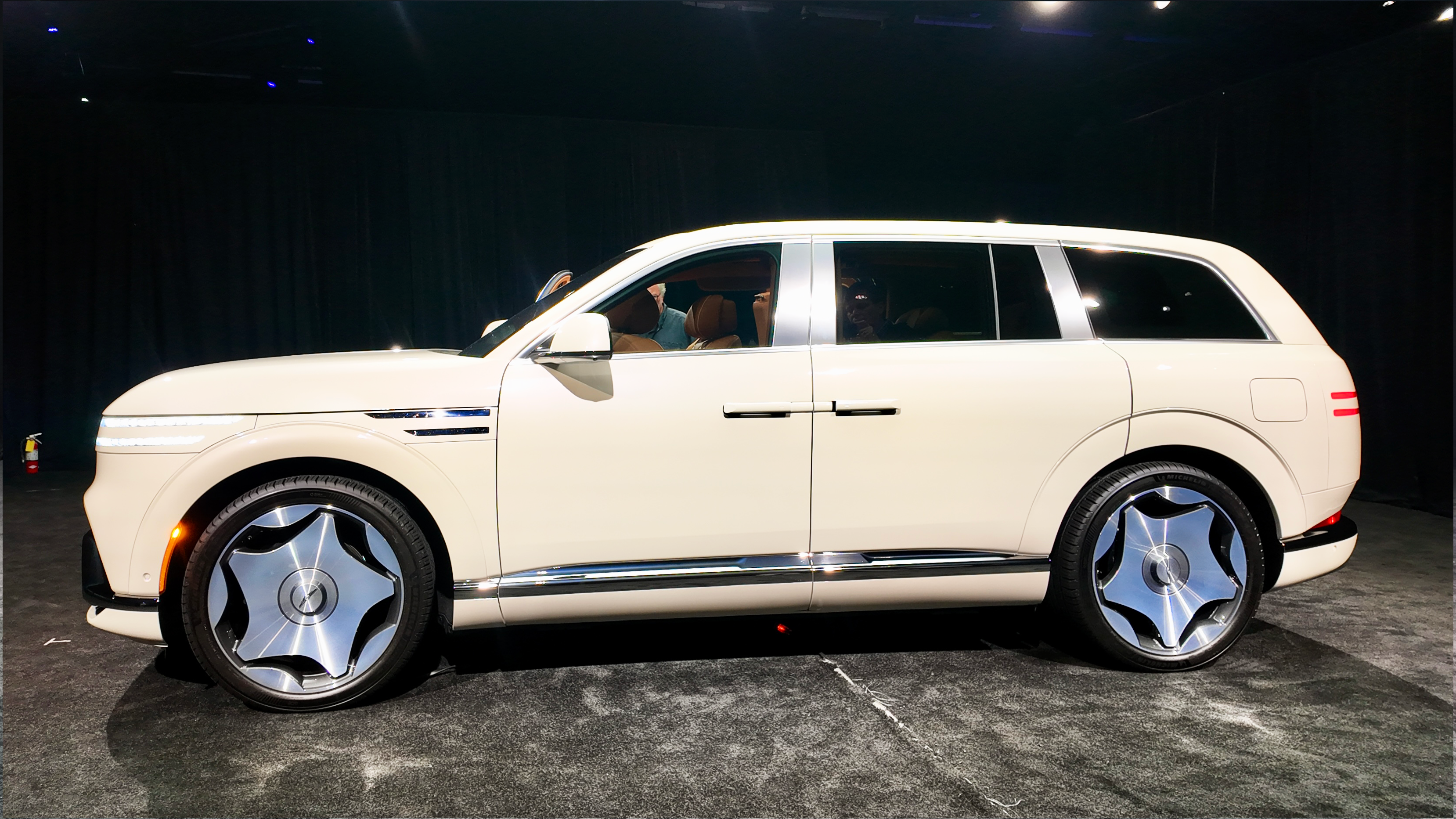 Genesis GV90 Neolun