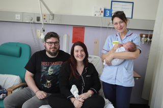 Emma Willis: Delivering Babies, Emma at Watford General Hospital with couple Marcus and Laura 