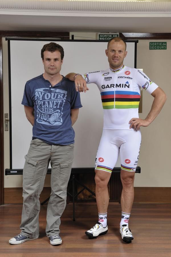 Procycling's Sam Dansie stands in as Mark Cavendish for a shot with Thor Hushovd.