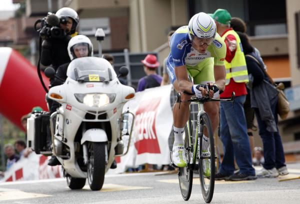 Peter Sagan (Liquigas-Cannondale) wins the opening prologue