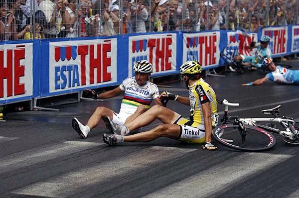 Bettini and Trusov start the domino effect.