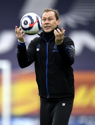 Duncan Ferguson will be one of Benitez's assistant managers