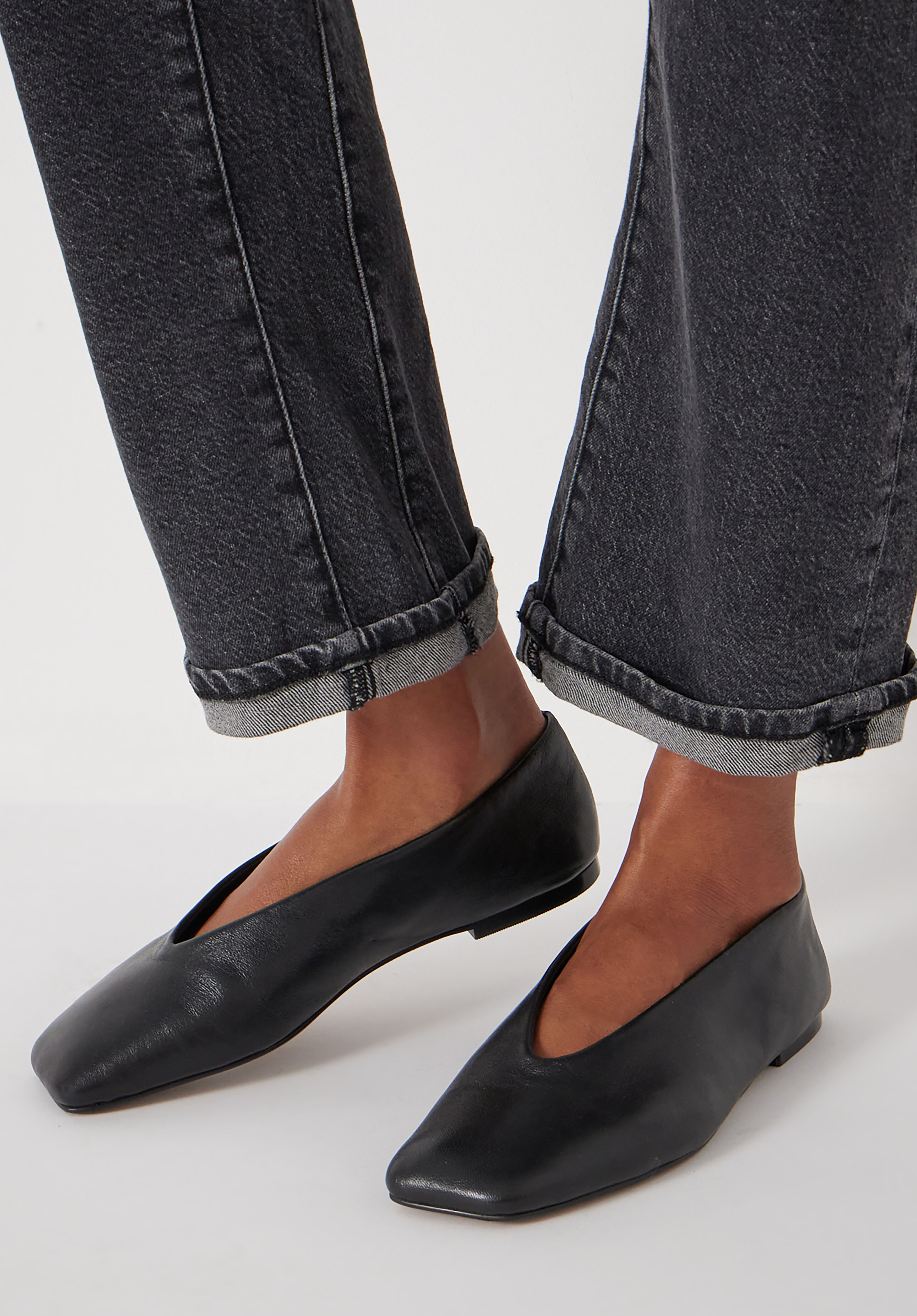 Asymmetric Leather Ballet Flats