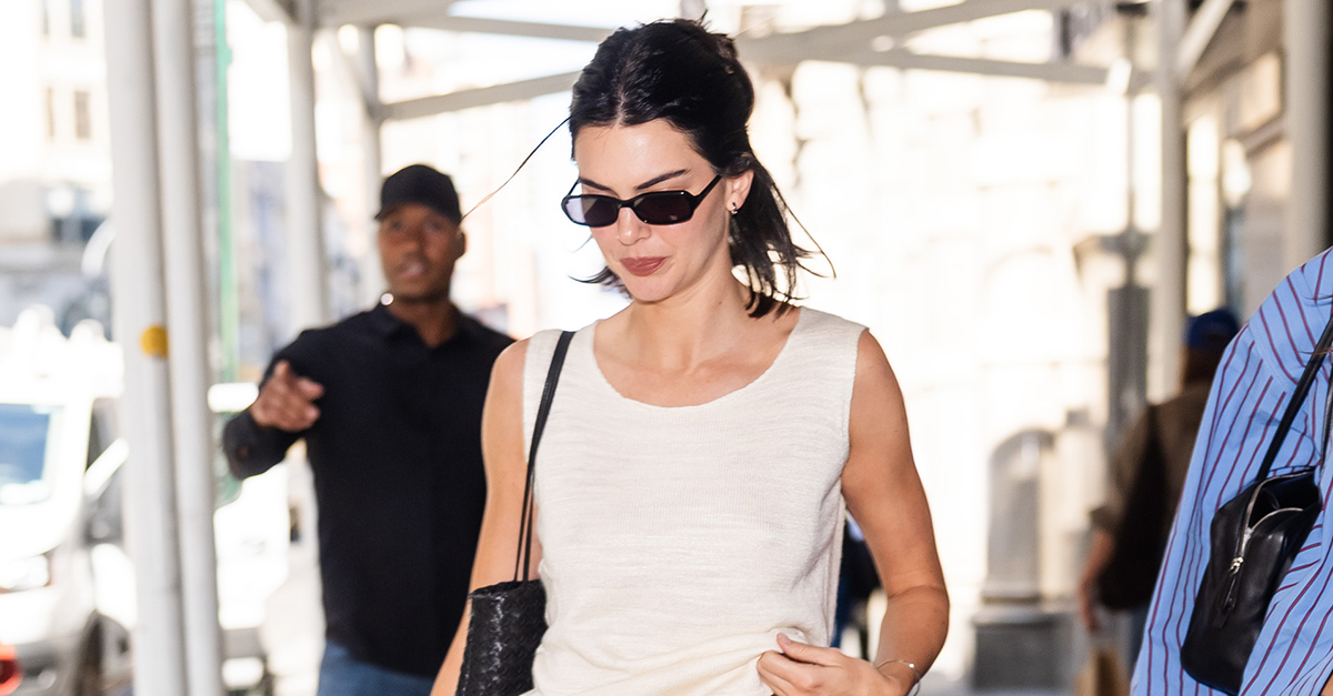 If You Order the Sweater Trend Kendall Jenner Just Wore Before October, I'll Know You're a Fashion Person