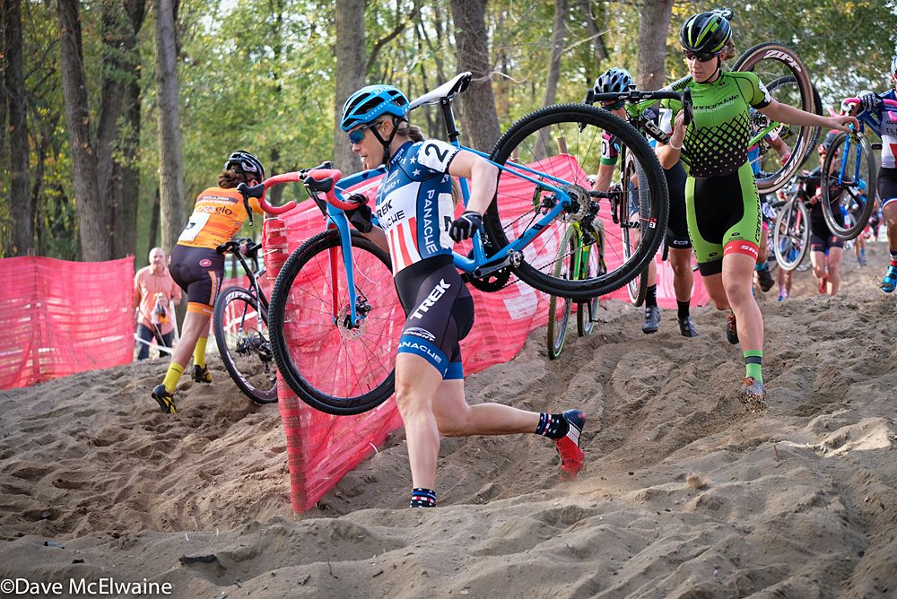 Katie Compton (Trek Panache) running in third place early in the race