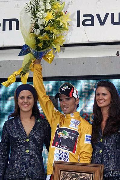 Valverde keeps the leader's jersey for at least one more day