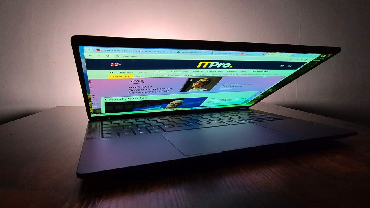 The HP EliteBook X G2i on a desk