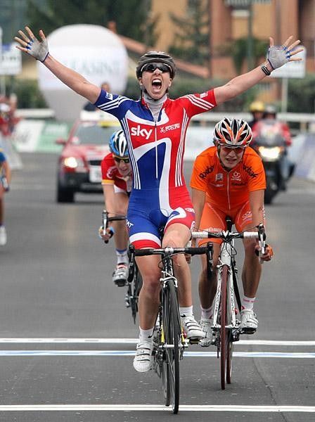Nicole Cooke takes the World Championship title
