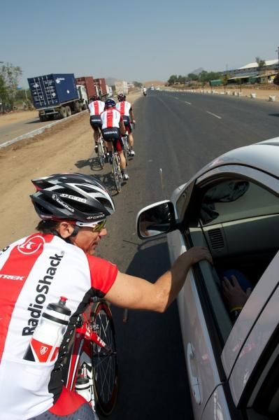 Hunter drops back to the team car