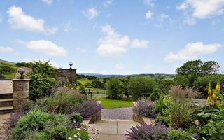 lune valley property garden