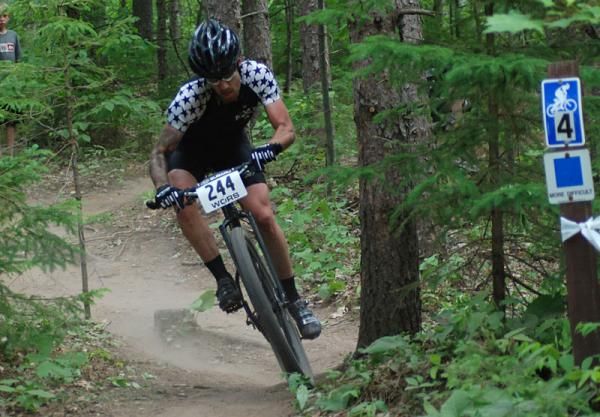 Jesse Lalonde (Lalonde-Bros / T6) in the singletrack at the Trek Big Ring Classic.