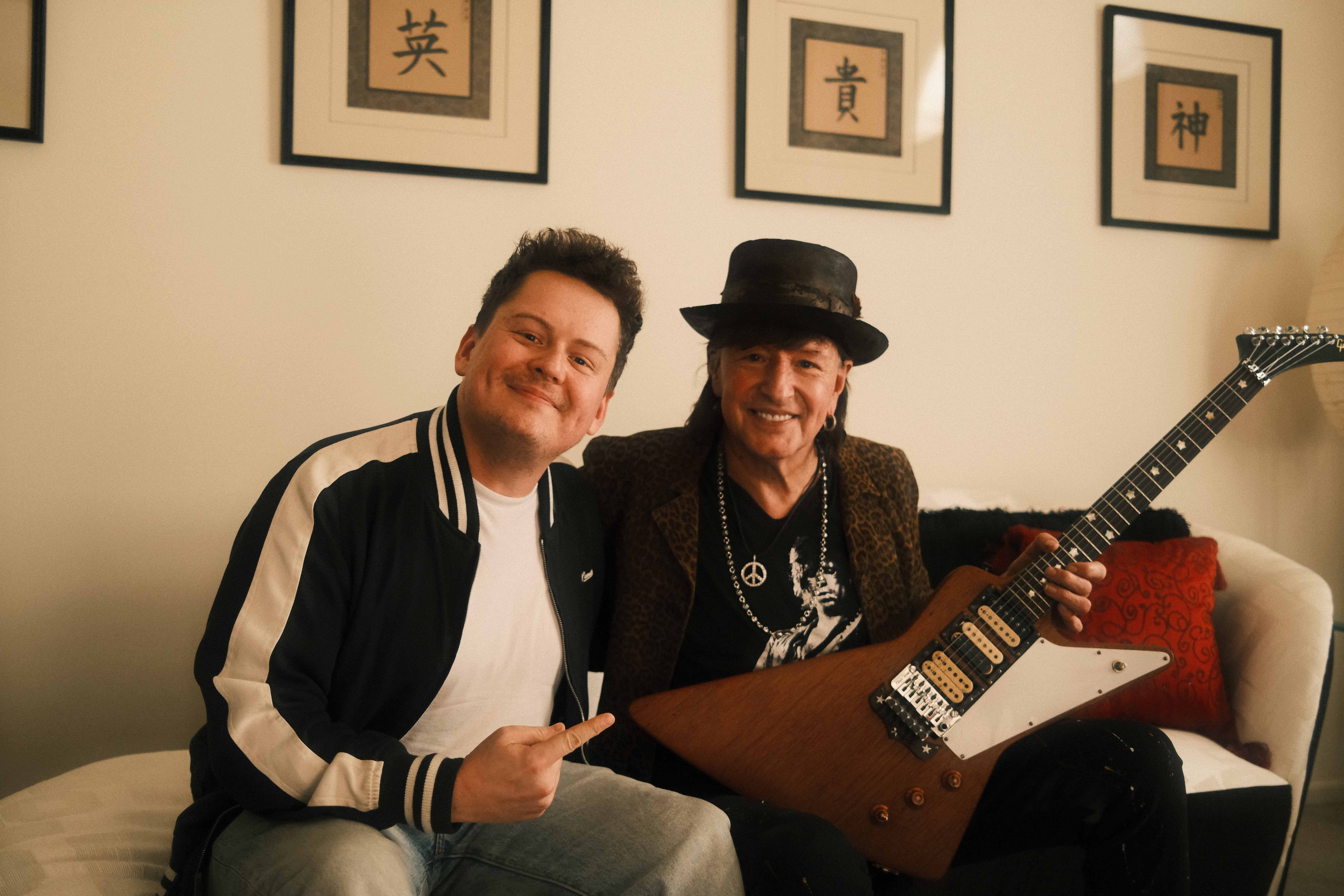 Matthieu Lucas with Richie Sambora and his Gibson Explorer