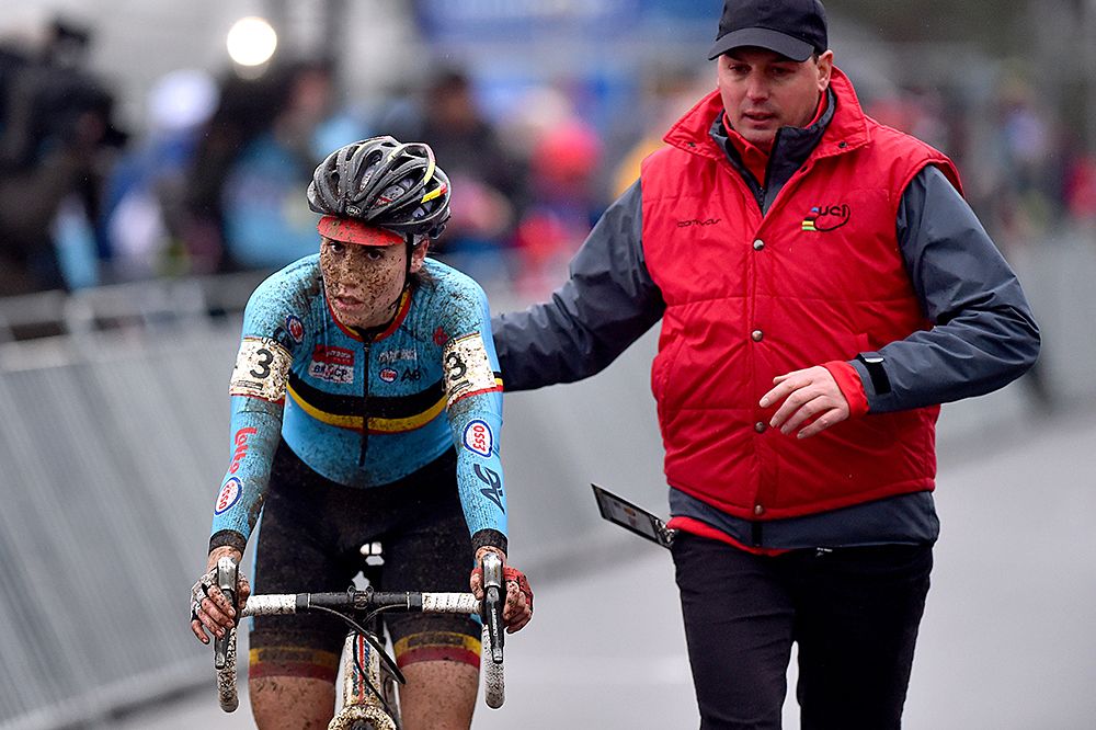 Sanne Cant heads to the podium area