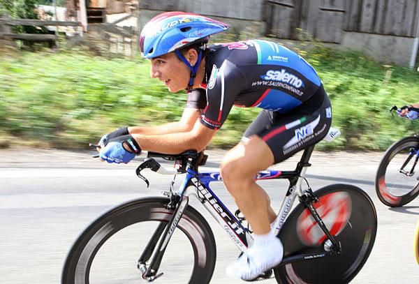 Angelo Pagani (Bottoli Nordelettrica Ramonda) en route to taking the first leader's jersey of the race.