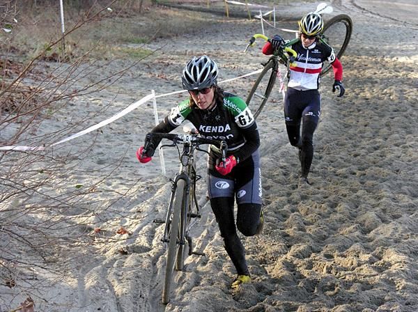 Mary McConneloug fights off Andrea Smith for another victory and a New England Verge Title.