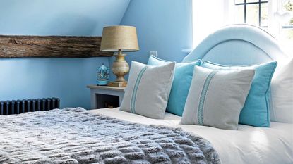 Blue bedroom with cottage style