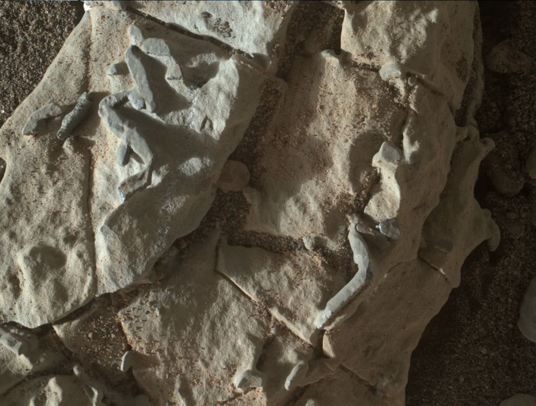 NASA&#039;s Mars rover Curiosity captured this image on Jan. 2, 2018, with its Mars Hand Lens Imager (MAHLI). Using an onboard focusing process, the robot created this product by merging two to eight images previously taken by MAHLI, which is located on the tu