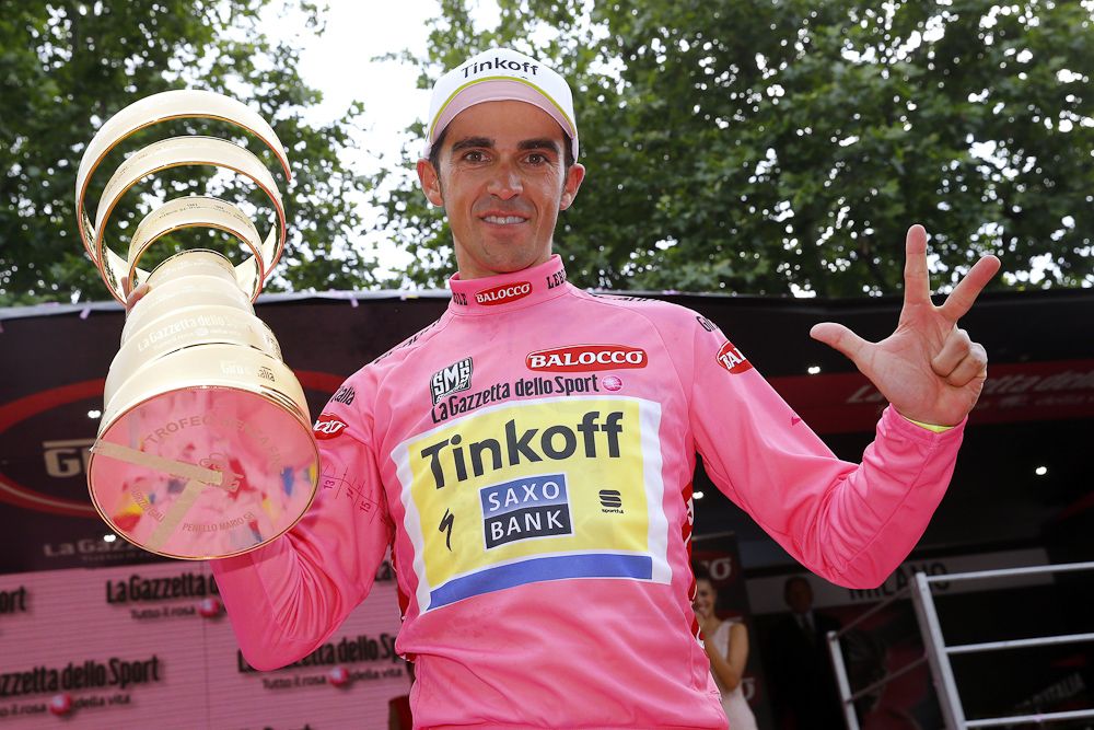 Alberto Contador with the 2015 Giro d'Italia trophy.