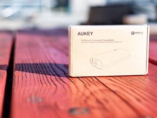 4 Aukey Pb Y36 Product Box Outside