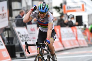 Anna van der Breggen made Flèche Wallonne history and the world watched on live TV