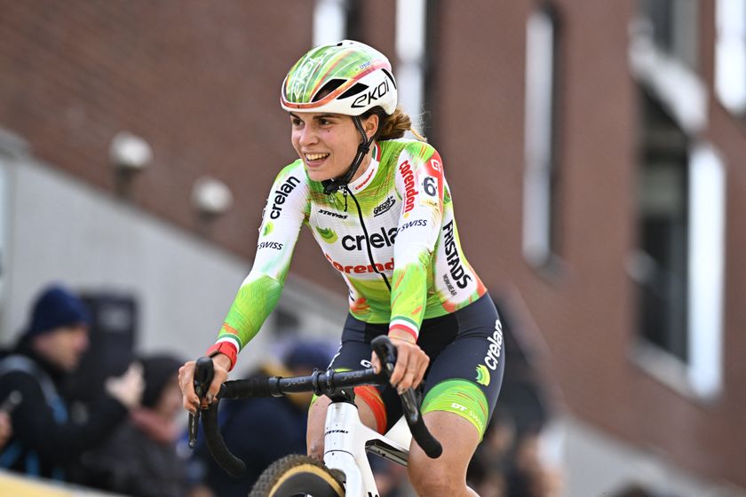 Italian Sara Casasola celebrates as she crosses the finish line to win the women&#039;s elite race of the Superprestige race of Overijse, stage 2 (out of 8) in the Superprestige cyclocross competition, in Overijse, Sunday 26 October 2025.BELGA PHOTO JASPER JACOBS (Photo by JASPER JACOBS / BELGA MAG / Belga via AFP)