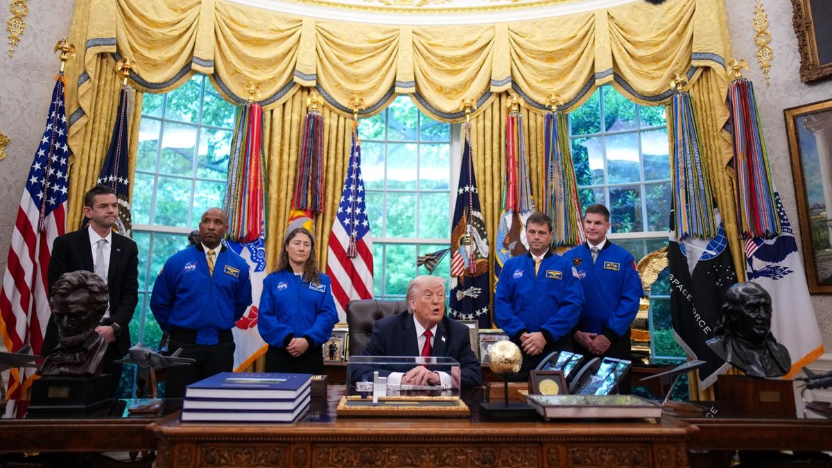 Lądowniki księżycowe SpaceX i Blue Origin opóźniają plany NASA dotyczące 10-miesięcznego tempa startów — image 4