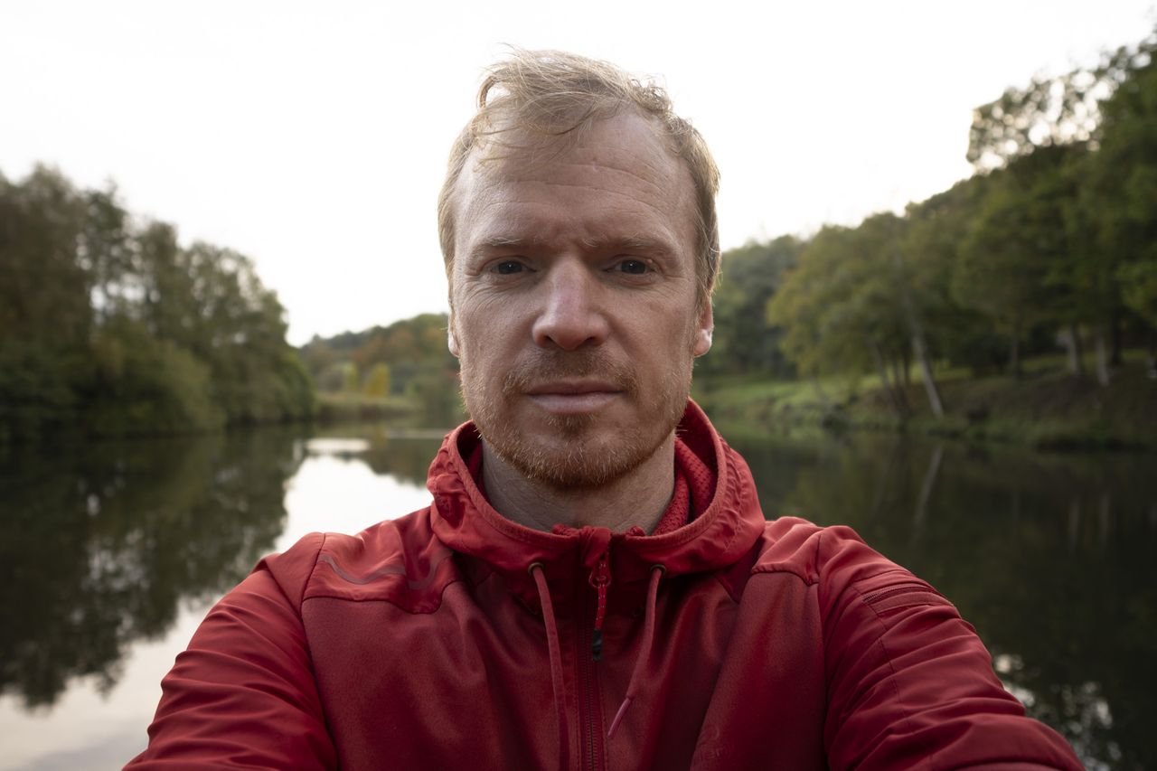 Selfie at 18mm no lens corrections, taken with the Sigma 10-18mm f2.8 DC DN lens for APS-C mirrorless