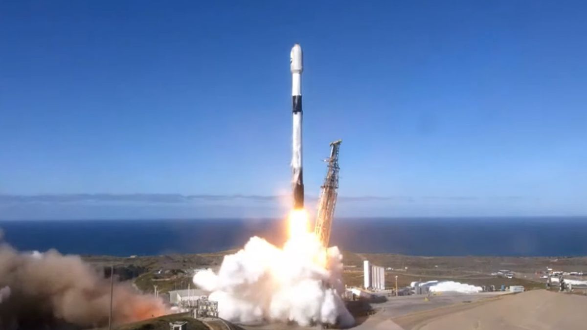 SpaceX 发射两颗爱尔兰和韩国卫星并着陆其第 250 枚火箭（视频）