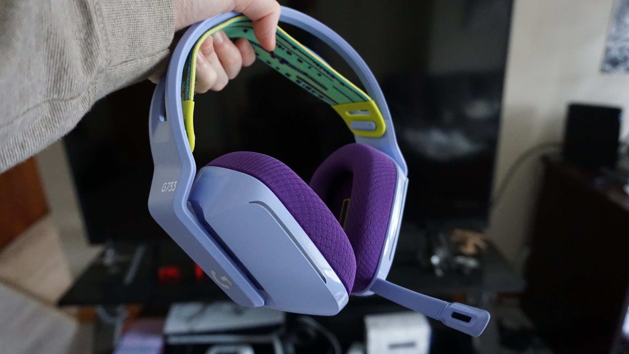 Logitech G733 Gaming Headset Review