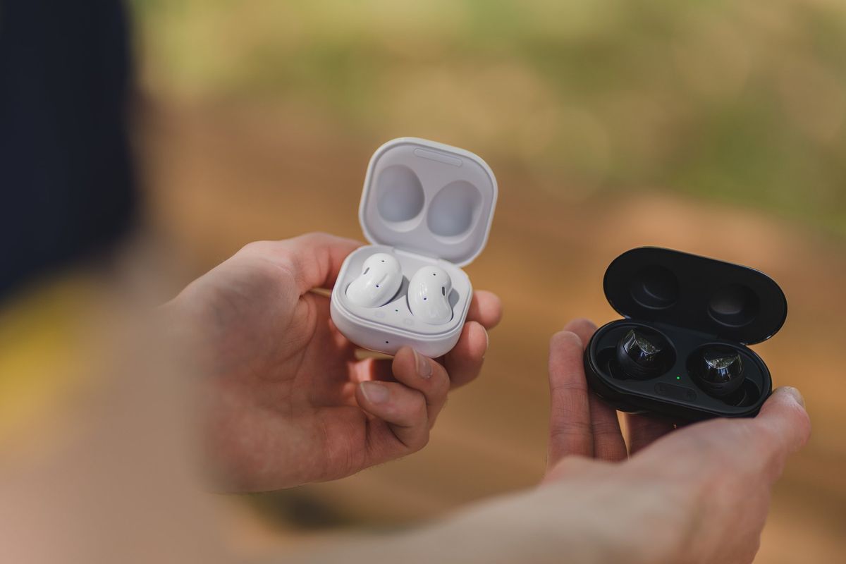 Samsung Galaxy Buds Live vs. Galaxy Buds+