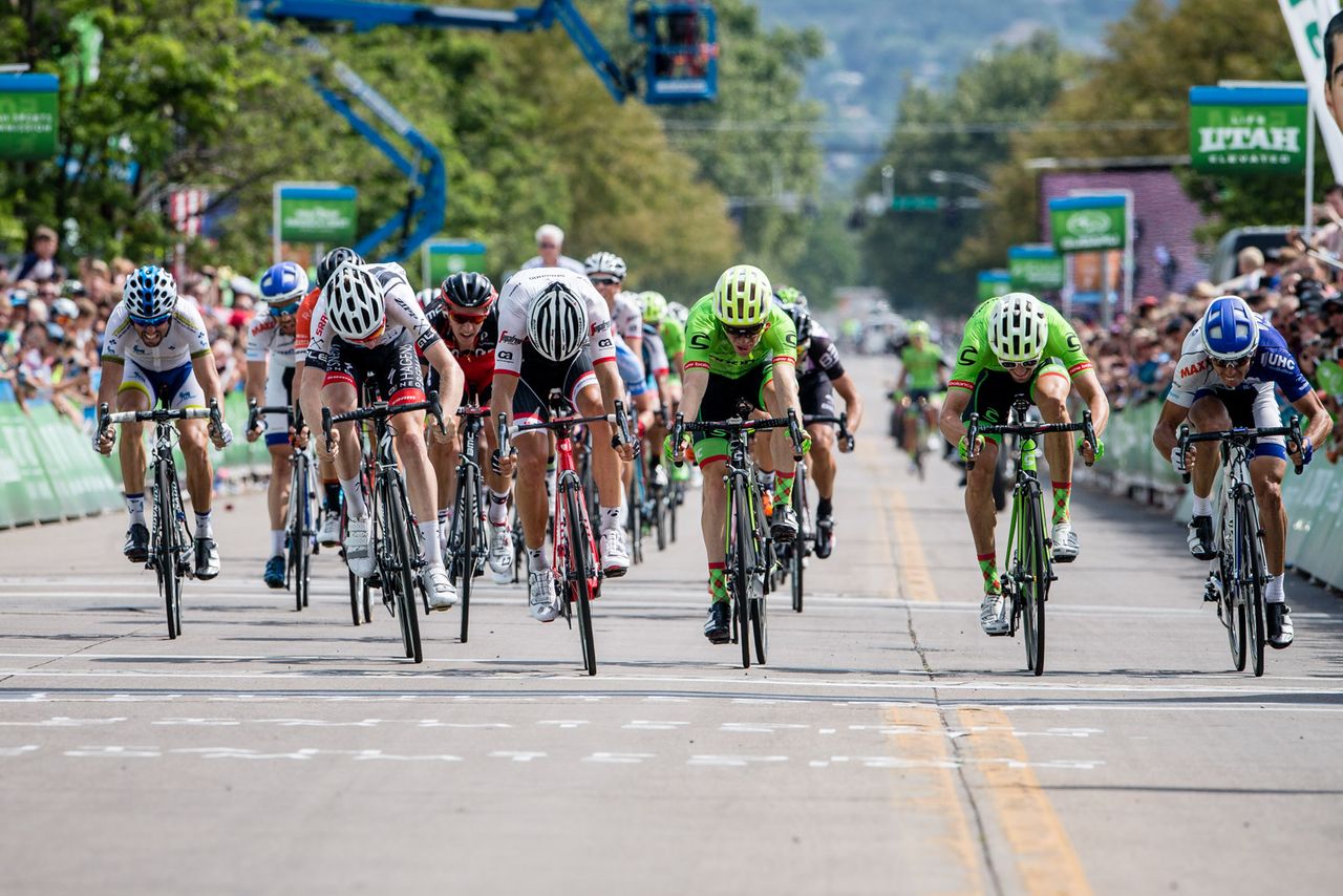 The close sprint for the line.