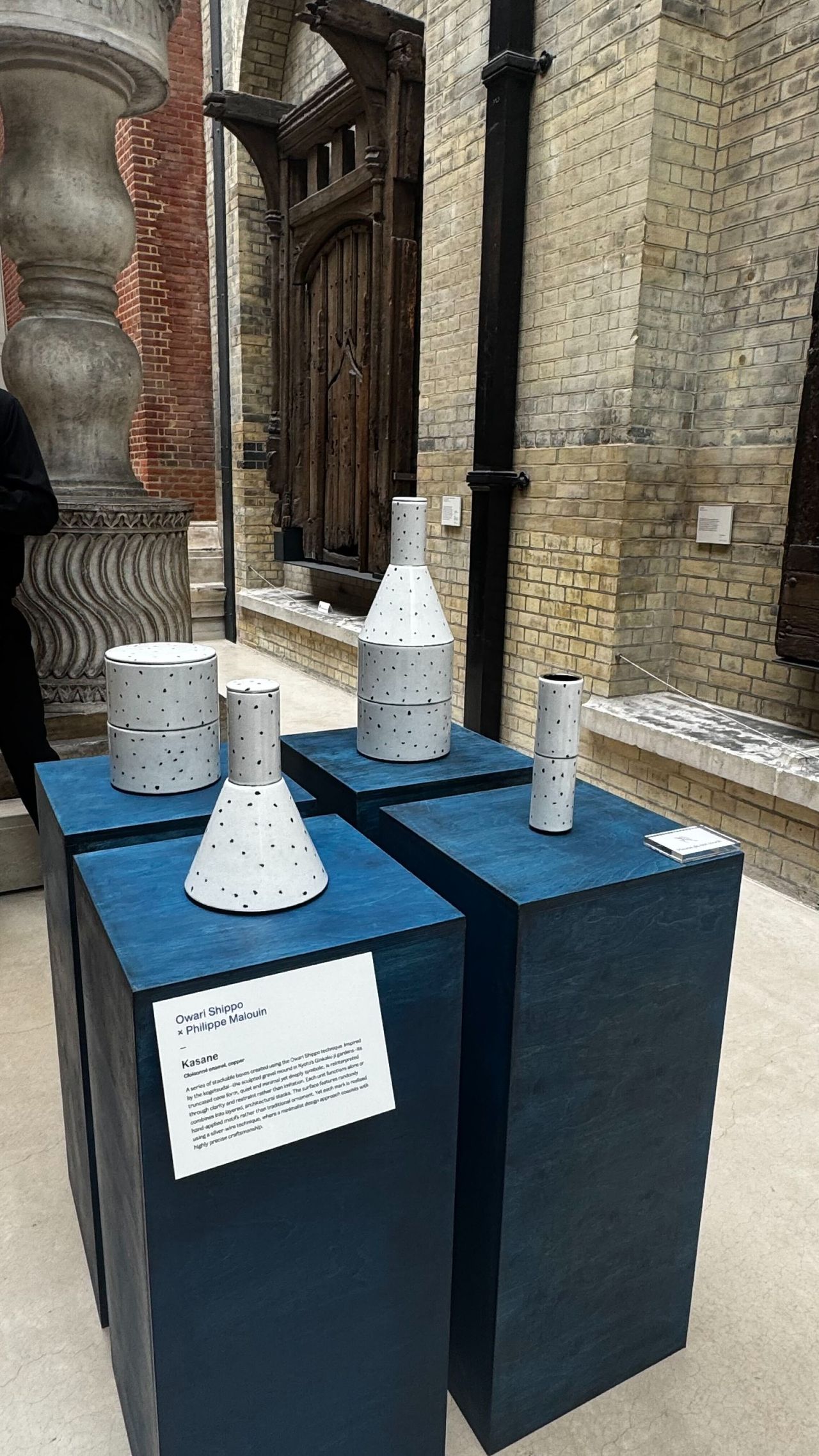 V&amp;A